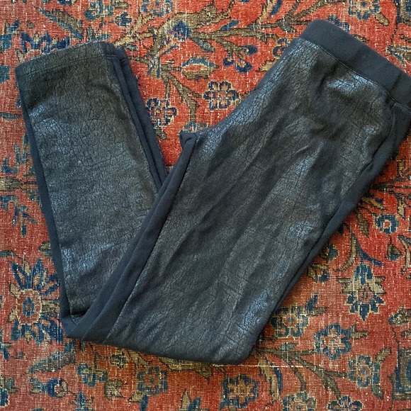 Croc leather leggings 🐊 - Picture 13 of 15